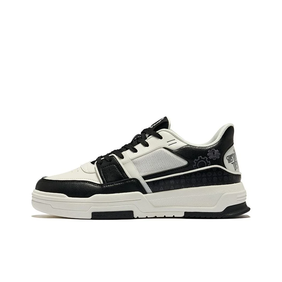 Erke Battery Panda Magic Panda Cushioning, Wear Resistant Low top Skateboard Shoes Men's Black White 51124201137-004