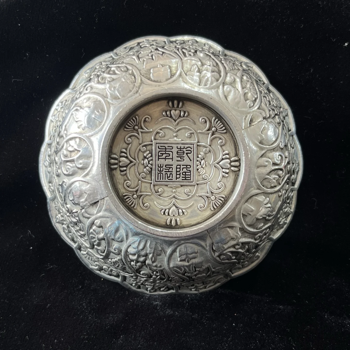 Silver flower bowl collection embossed flower pattern bowl home decoration crafts ornaments Tibetan silver lace bowl