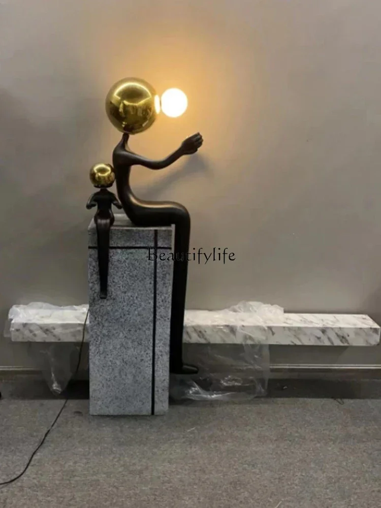 02*Sculpture light luxury living room sofa abstract figure creative vertical ornament can shine
