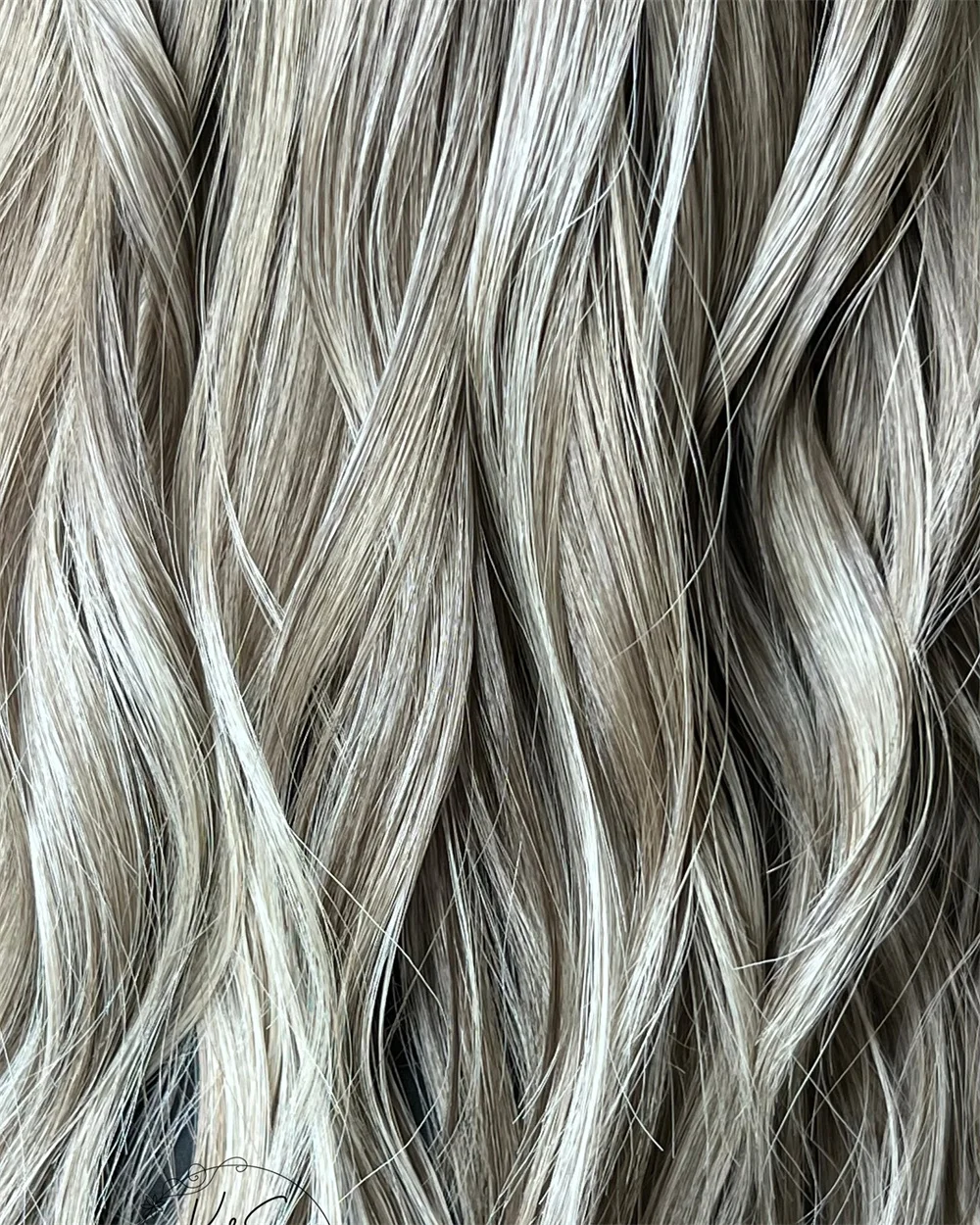 

Ash Blonde Wig Blend Synthetic Natural Wave Hair Wigs for Women Shoulder Wave Ombre Dark Roots 13x4 Costume Party Regular Wig
