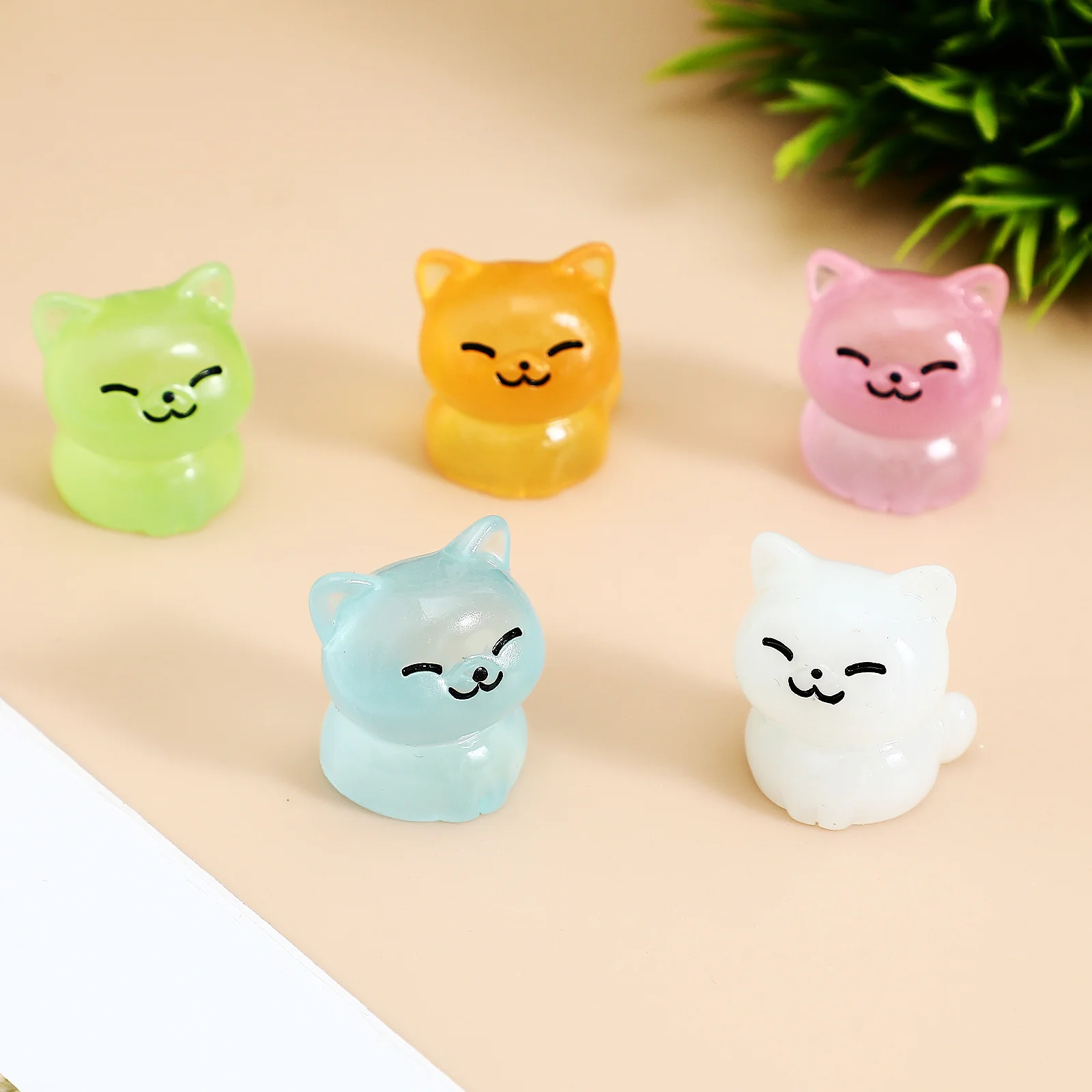 40 Pcs Glow-in-the-dark Orange Cat Garden Mini Decorations Resin Figurine Luminous Figurines Animals Figures Cats