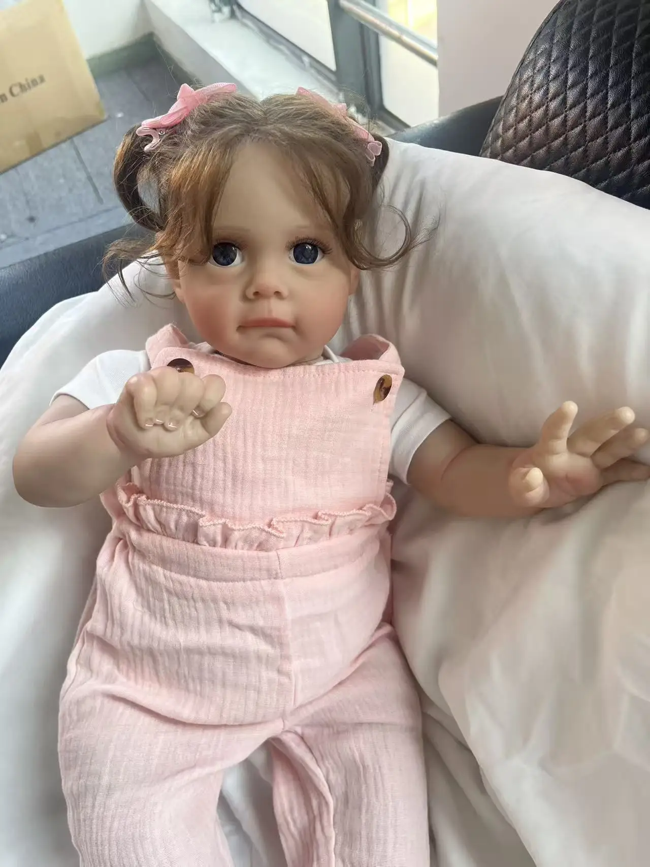    22 inch pasgeboren Maggi levensechte peuter herboren pop zachte doek lichaam meerdere lagen schilderen met zichtbare aderen handwortelhaar