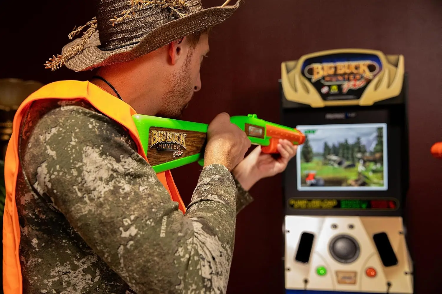 เครื่องอาร์เคด Big Buck Hunter Pro Deluxe สําหรับบ้าน ตู้ยืนสูง 5 ฟุต เกมคลาสสิก 4 เกม และหน้าจอ 17 นิ้ว