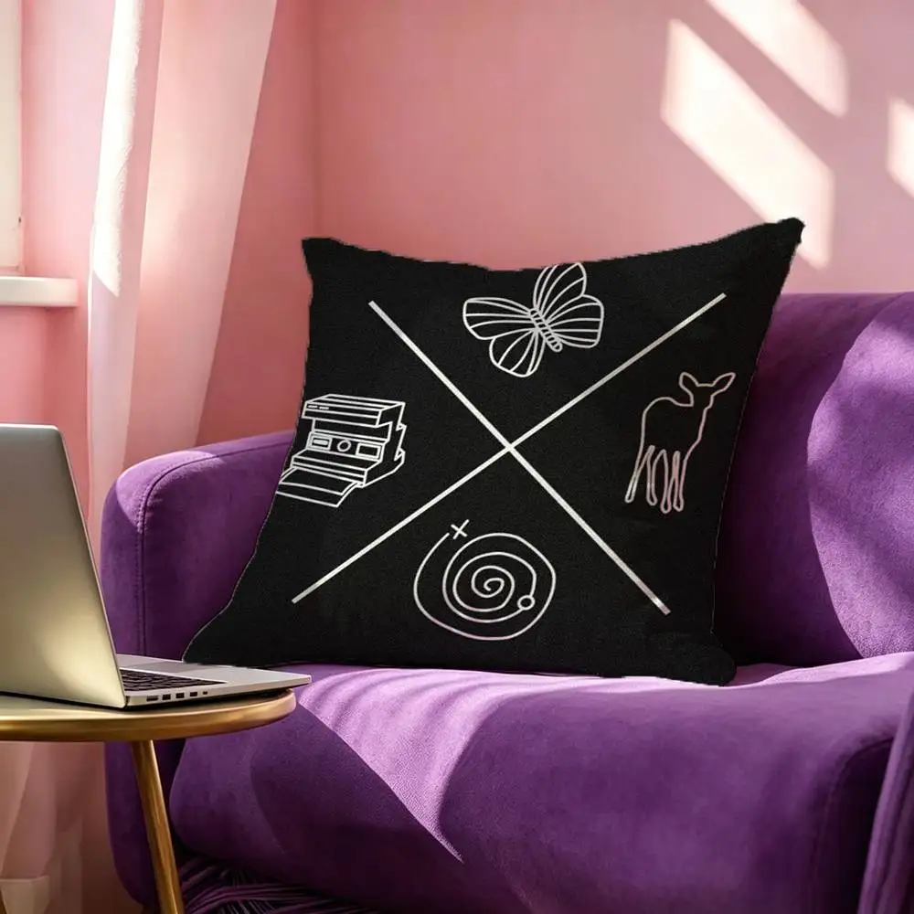 L-Life Is Strange Chloe Max Game  Square Double-Sided printed Pillow Case Bedroom Bedside Pillow Sofa Cushion Cover