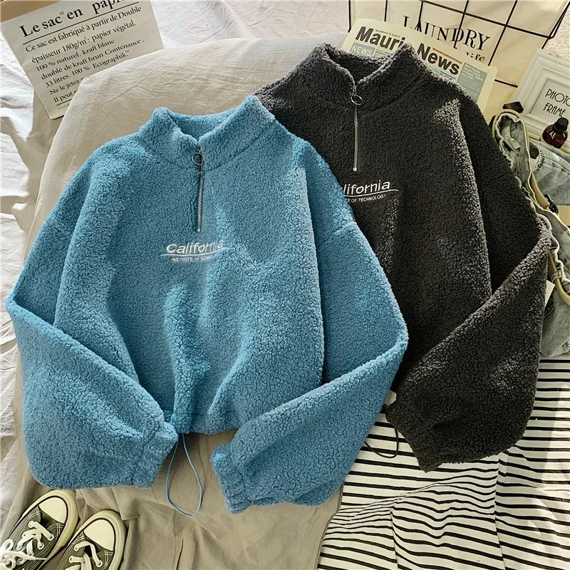Damen-Fleece-Sweatshirt mit halbem Reißverschluss, Buchstabenmuster, Stehkragen, lange Ärmel, Kapuzenpullover, kurzes Oberteil, lässiger, lockerer Schnitt, warm, für Herbst und Winter, Pullover. – Detail 4