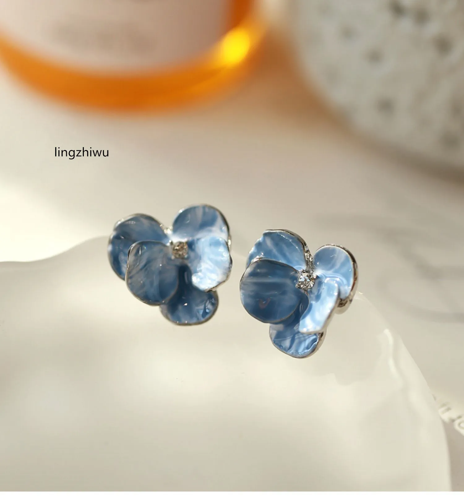 lingzhiwu British Designer Butterfly Blue Flower Stud Earrings Luxury Top Quality Earrings New Arrival