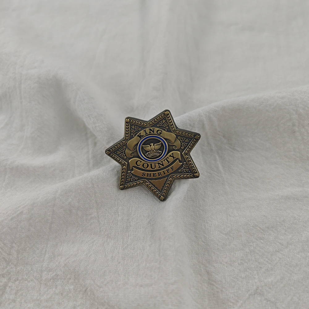 The W-Walking D-Dead Rick Grimes Metal Brooch King County Sheriff Badge Seven Point Star Pin TV Fans Cosplay Costume Prop Gift - view 4