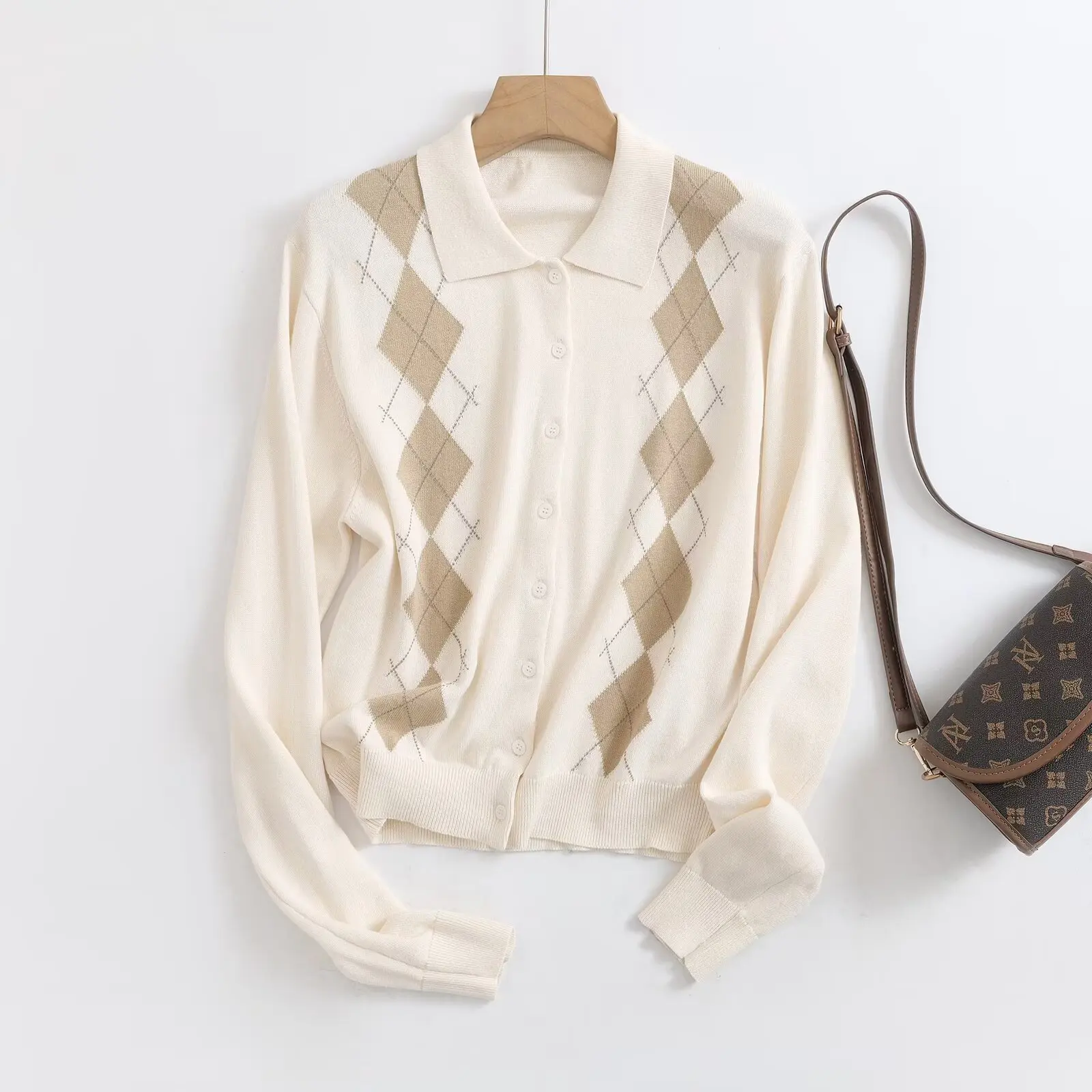 

Ethereal MD 2026 YAZHIMEI: Новая весенняя коллекция женских повседневных вязаных кардиганов с воротником-поло и ромбовидным узором