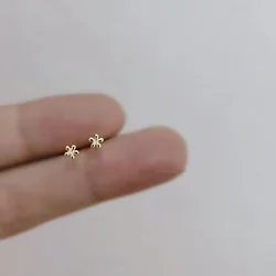 Une paire de Mini boucles d'oreilles fleur papillon Rose, bijoux doux et mignons à la mode, cadeau de fête des mères