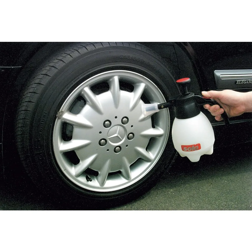 Solo 418 One-Hand Pressure Sprayer with Ergonomic Grip for Gardening, Fertilizing, Cleaning & General Use Spraying, 1 Liter
