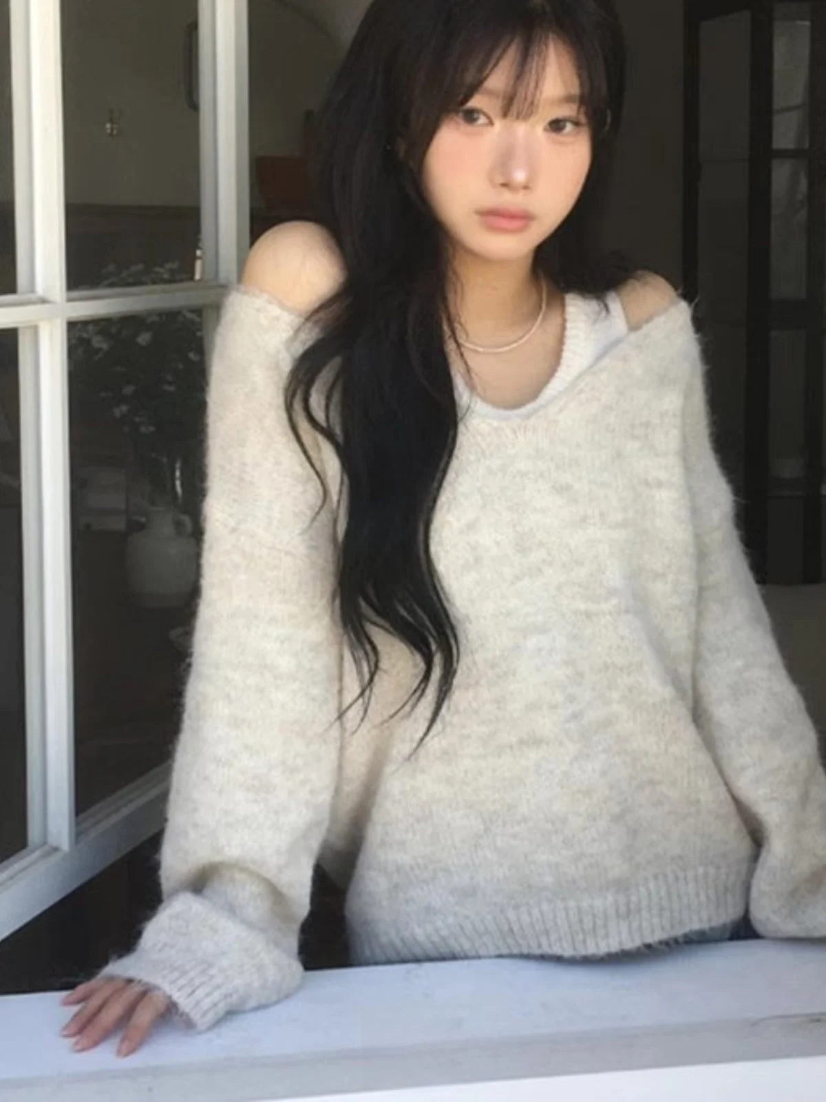 Impresionante Conjunto de Dos Piezas de Suéter de Punto de Manga Larga con Cuello en V y Hombros Descubiertos para Mujer, con...