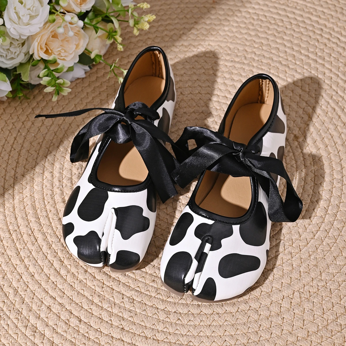 Women Split Toe Half Slippers Tabi Ninja Flats Round Toe Ladies Shallow Lazy Slip on Boat Slingback Mules Shoes Soft Loafers