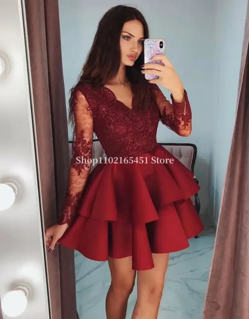 

Burgundy Satin Short Prom Dresses Tiered Ruffles Sheer Long Sleeves Formal Party Gowns Appliques Lace 8th Grade Home Dresses