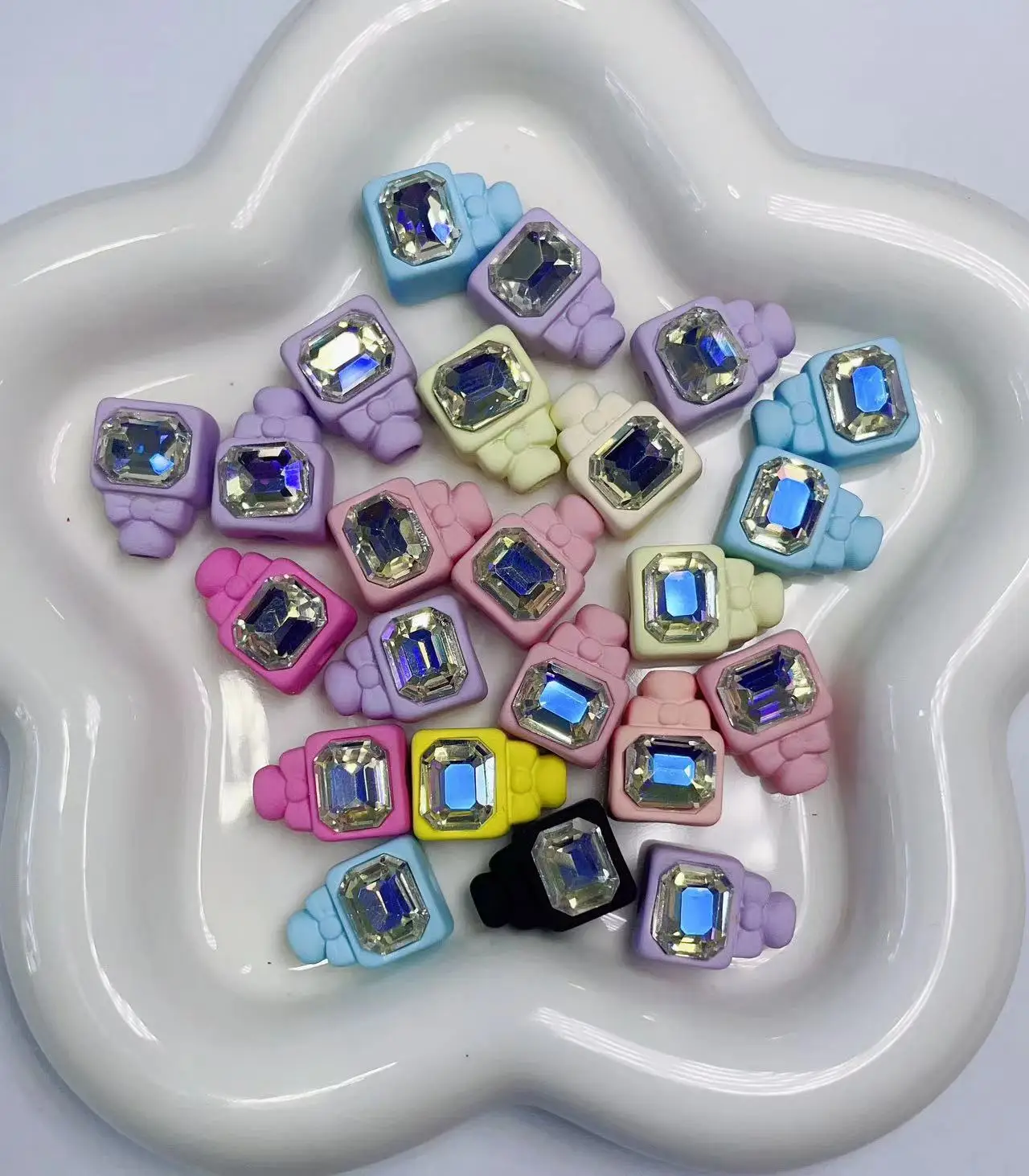 acessorios-diy-para-correntes-de-celular-zirconia-com-efeito-pintado-laco-de-borboleta-frasco-de-perfume-com-furo-direto