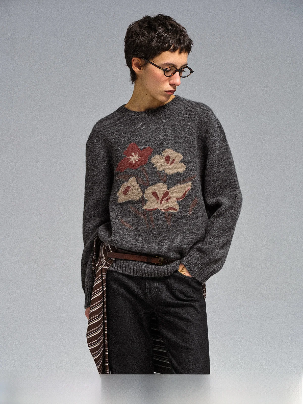 

FLOWERSAYS Alpaca Wool Knitted round Neck Sweater Embroidered Cleanfit Style Women's Fashion Winter Warm Long Sleeve Top