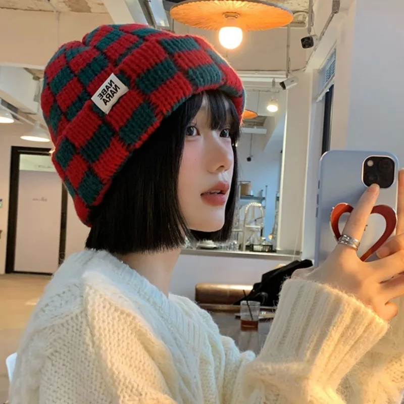 

Fashion Plaid Knitted Beanies for Women Winter Pullover Hat Red Green Color Checkerboard Cold Hat Ear Protection Warm Hats