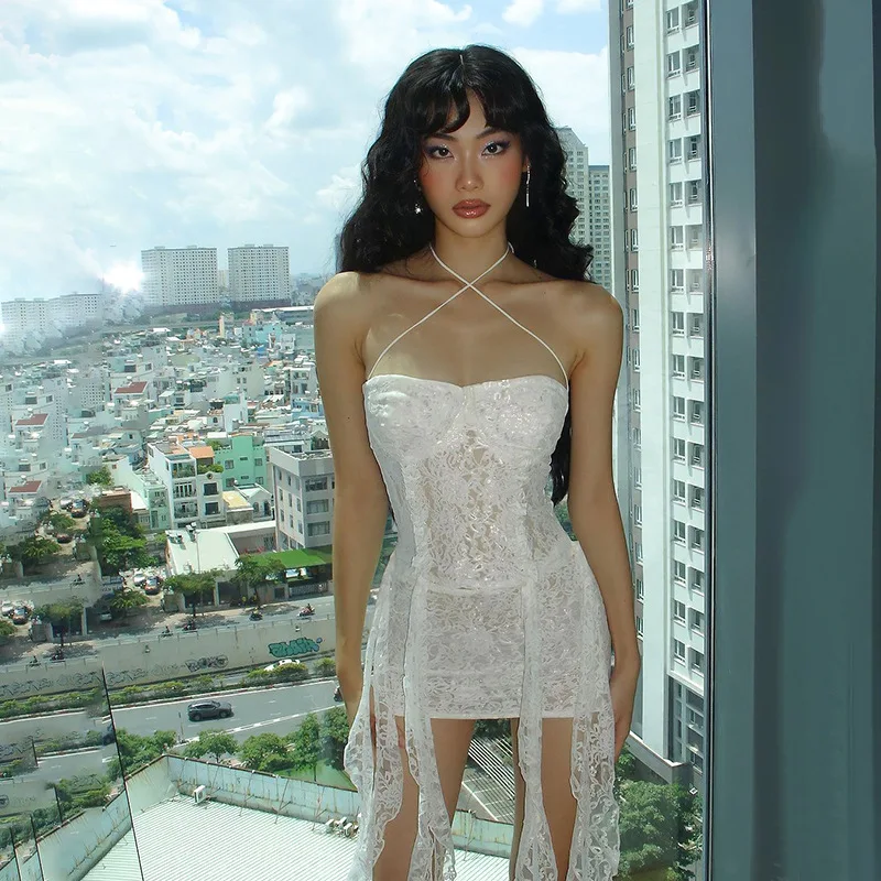 Figurbetonte Kleider in rosa Frau, Samt-Panel, weiche, berührbare Textur, Kontrastdetail, Abend, formelles Abendessen, Date, Nacht, besondere Mädchen