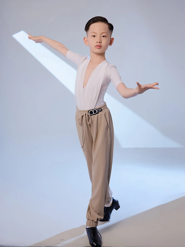 Costume de danse latine pour garçon, Costume d'entraînement de danse Tango pour enfants, hauts blancs, pantalons kaki, ensemble de spectacle, robes de danse de salle de bal XH407