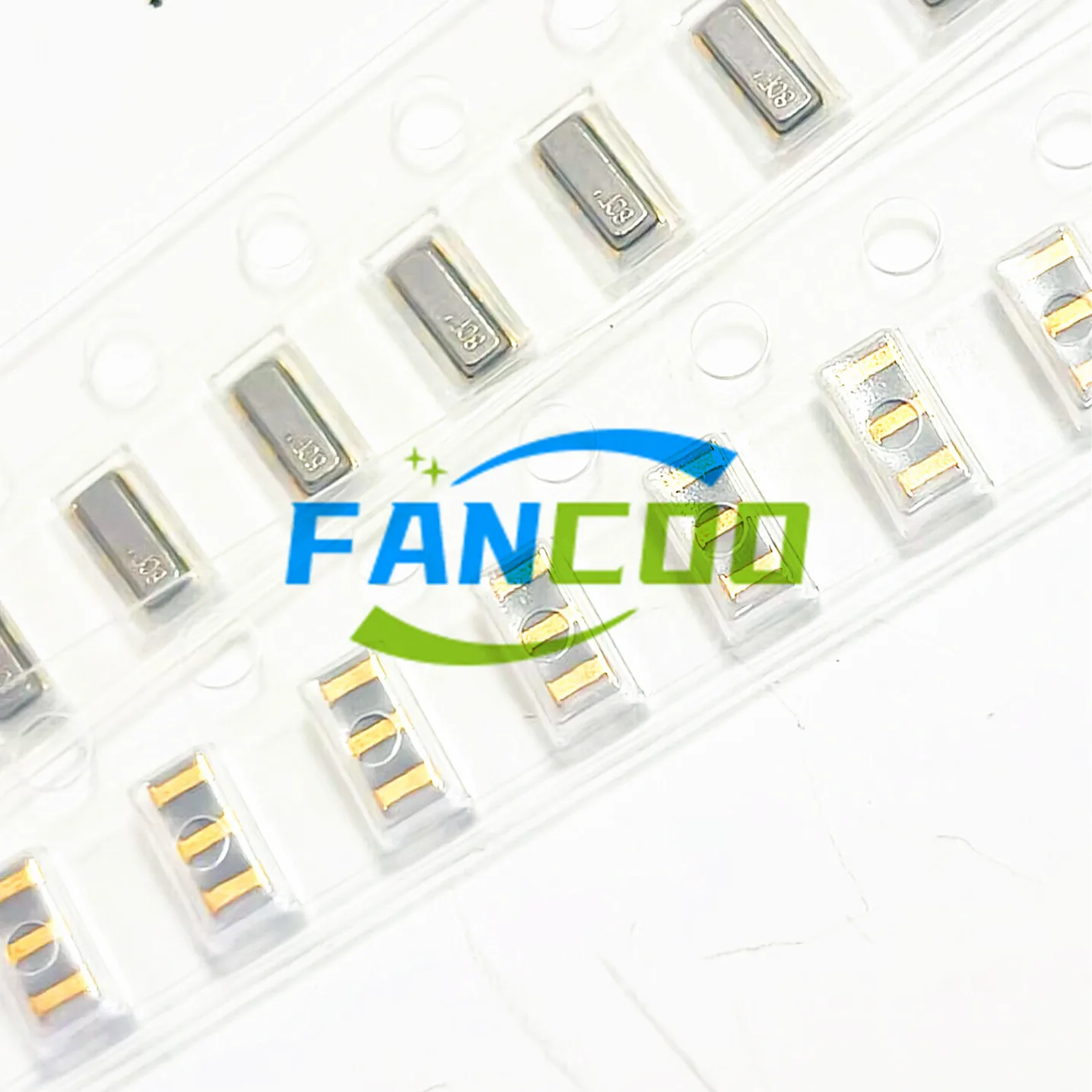 100pcs CSTCE8M00G55-R0 8MHZ 80* 800 33pf CSTCE8M SMD3213-3P CSTCE 3213 3P SMD Ceramic Resonator CSTCE8M00G55 CSTCE8M00G 800G