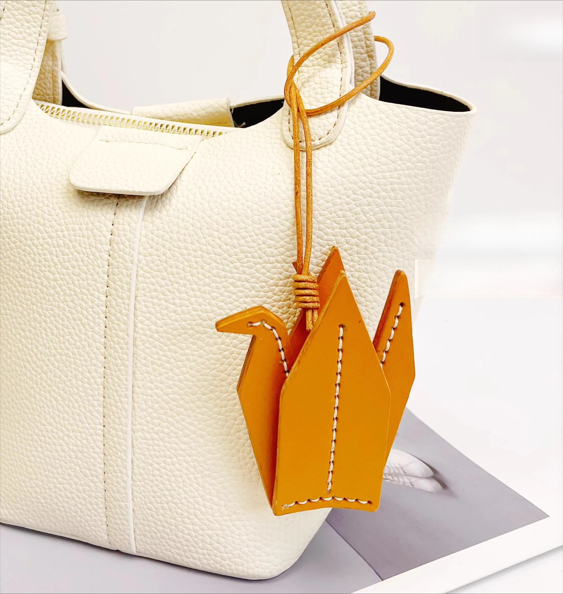 Handmade Origami Crane Bag Pendant Genuine Leather Keychain Decoration Car Hanging Ornament Universal High-End Simple Cute Gift
