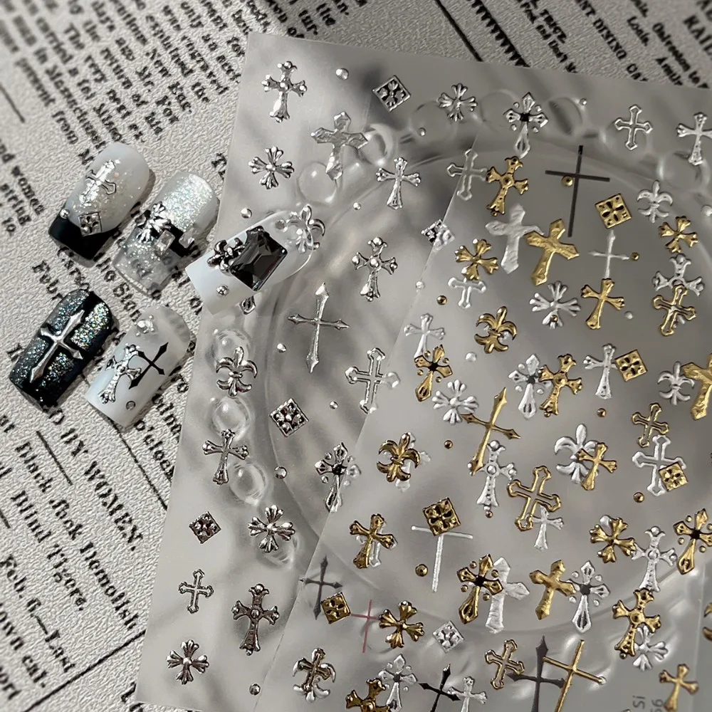 Retro Kreuz-Nagelaufkleber Goldfolie Geprägte Kreuzdesign-Aufkleber Selbstklebend für Mädchen Frauen DIY Handwerk und Nagelkunst-Zubehör