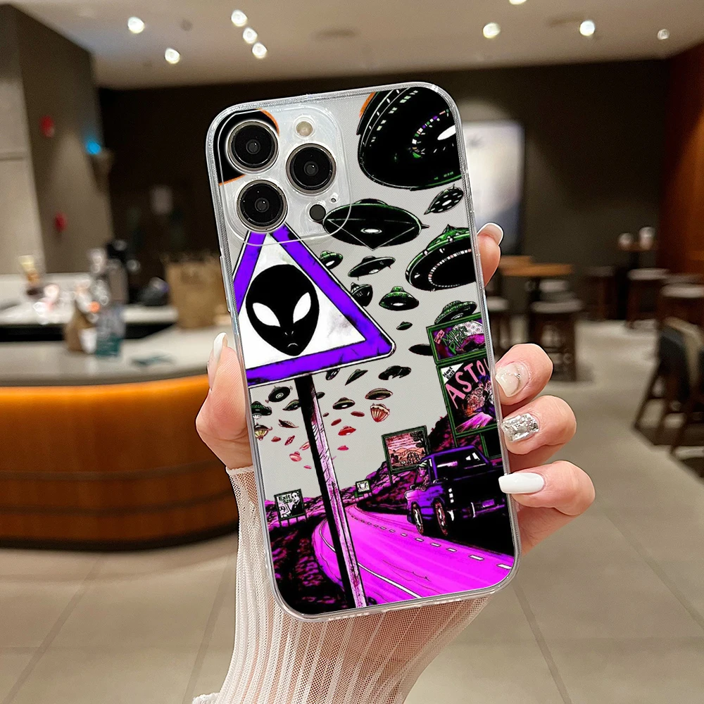 Funny Aesthetics Cartoon Alien Space Phone Case For iPhone 15 14 13 12 11 Mini Pro Max X XR 7 8 Plus Transparent Cover