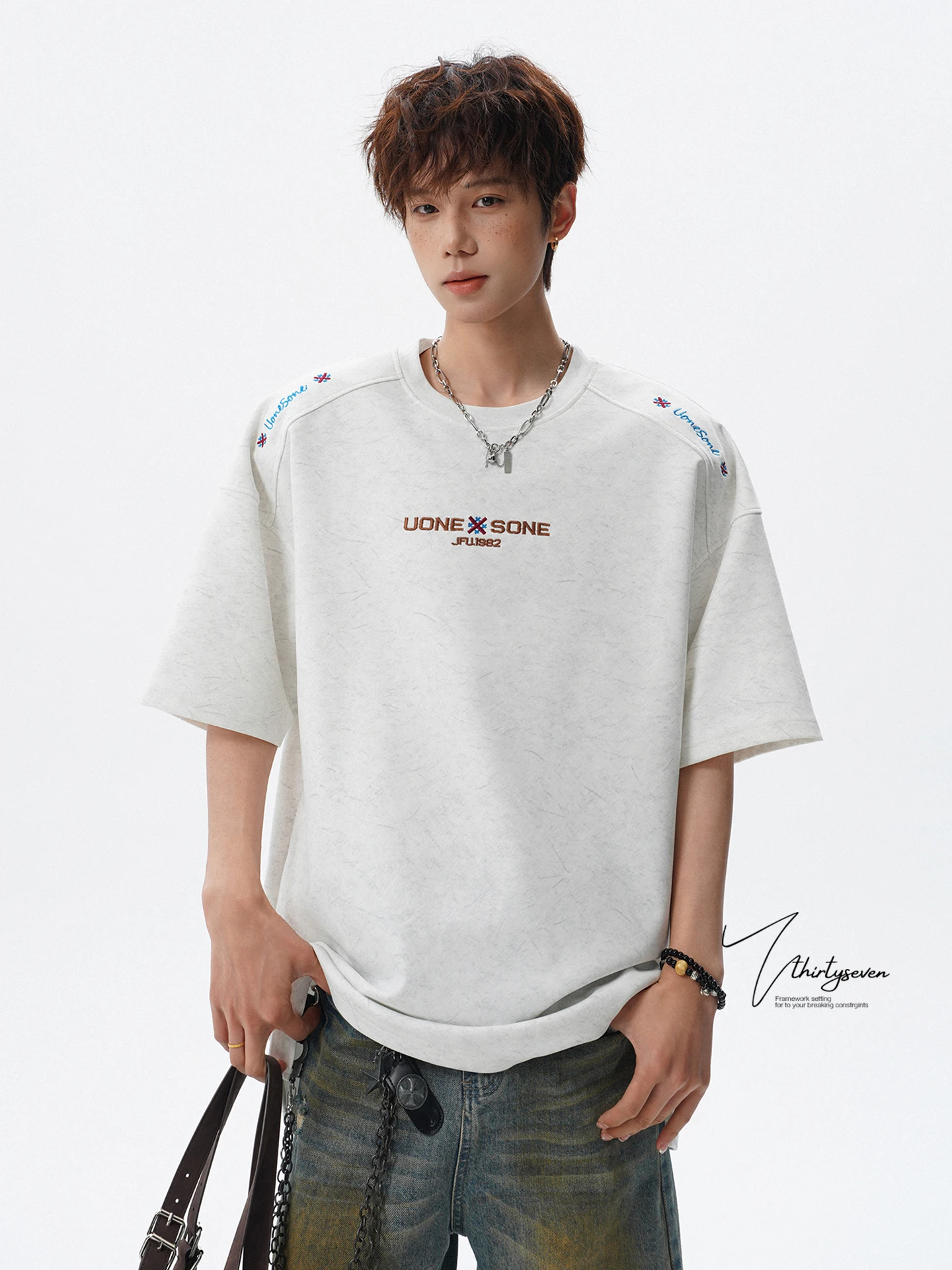 V37 American Casual Brand Letter Embroidery Design Short Sleeve Men's Autumn White Loose Versatile round Neck Couple T-shirts