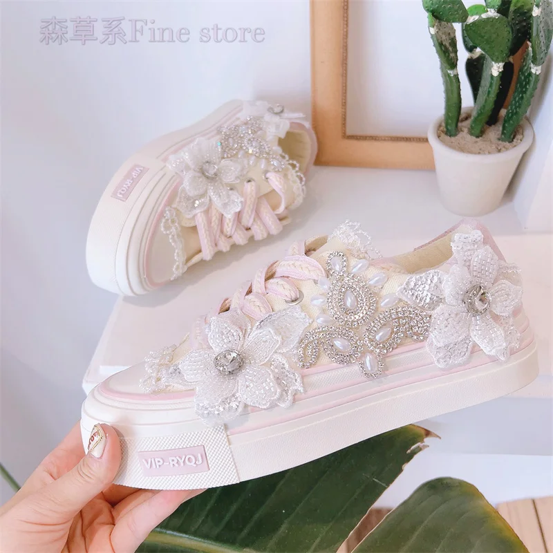 Luxury Floral Ladies Platform Sports Shoes for Women‘s Sneakers Tennis Female 2022 Sweet Pink Rhinestones Pearls Wedding Flats