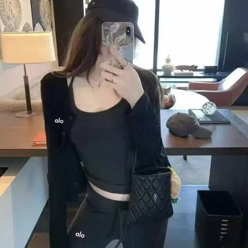 Primavera verão novo design de lote pequeno faionable ter topo + cardigan aberto + calças de perna larga conjunto de peça de camiseta para mulher