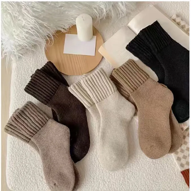 5 Paar Damen-Winter-Warmsocken, knöchelhoch, mit Fleece gefüttert, dick, kältebeständig, einfarbig, lockere Passform, hohe Qualität. – Detail 3