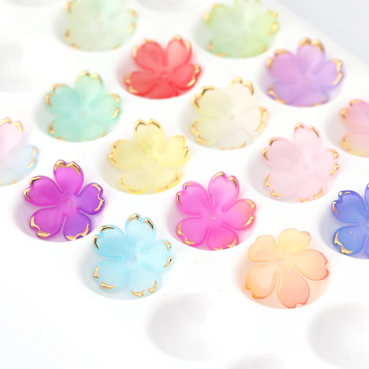 About 120pcs Random Color Five Petal Cherry Blossom Flower Acrylic Beads, Size 1.8cm DIY Making Accessories Necklace Bracelet