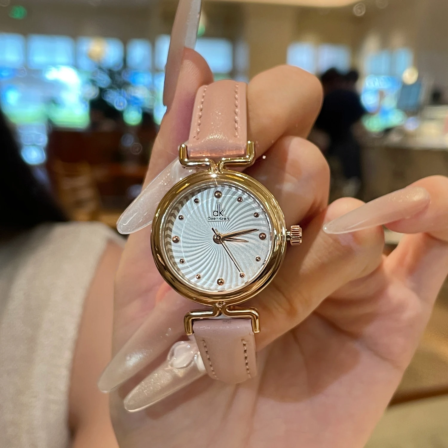 Vintage SunRay Dial Ladies Watch Light Pink Leather Strap Minimalist Luxury Quartz Wrist Watch For Women