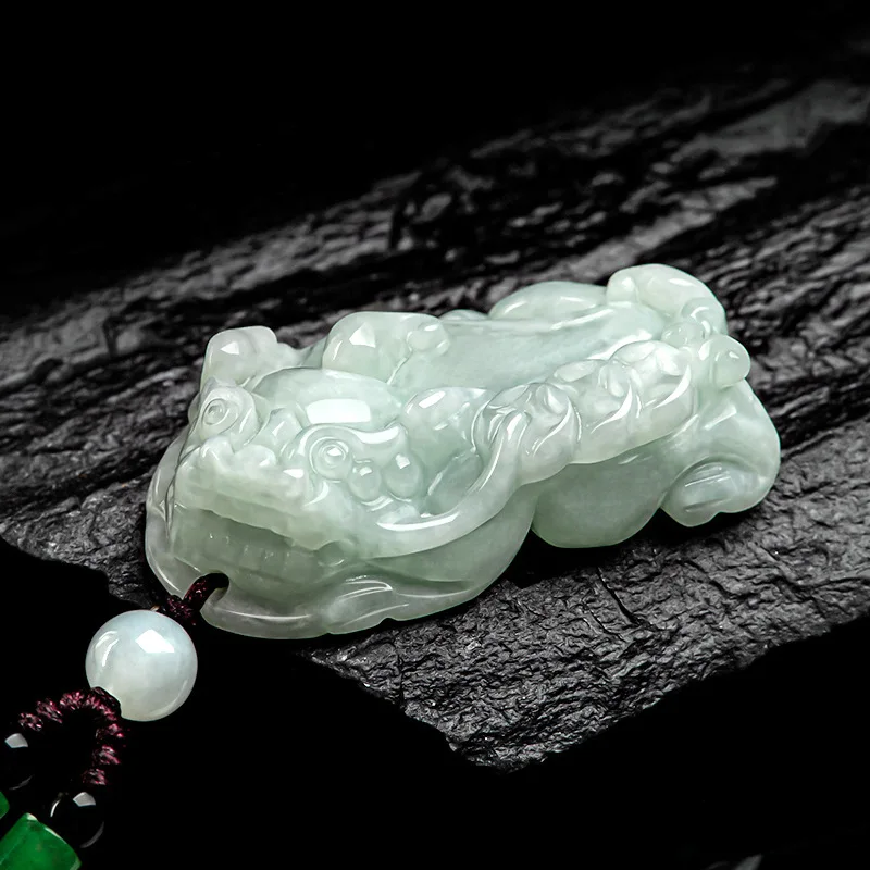 

Natural Myanmar Jade Light Green Overlord Pendant Ice Jadeite Fortune Picchu Charms Jewelry Wholesale Drop Shipping