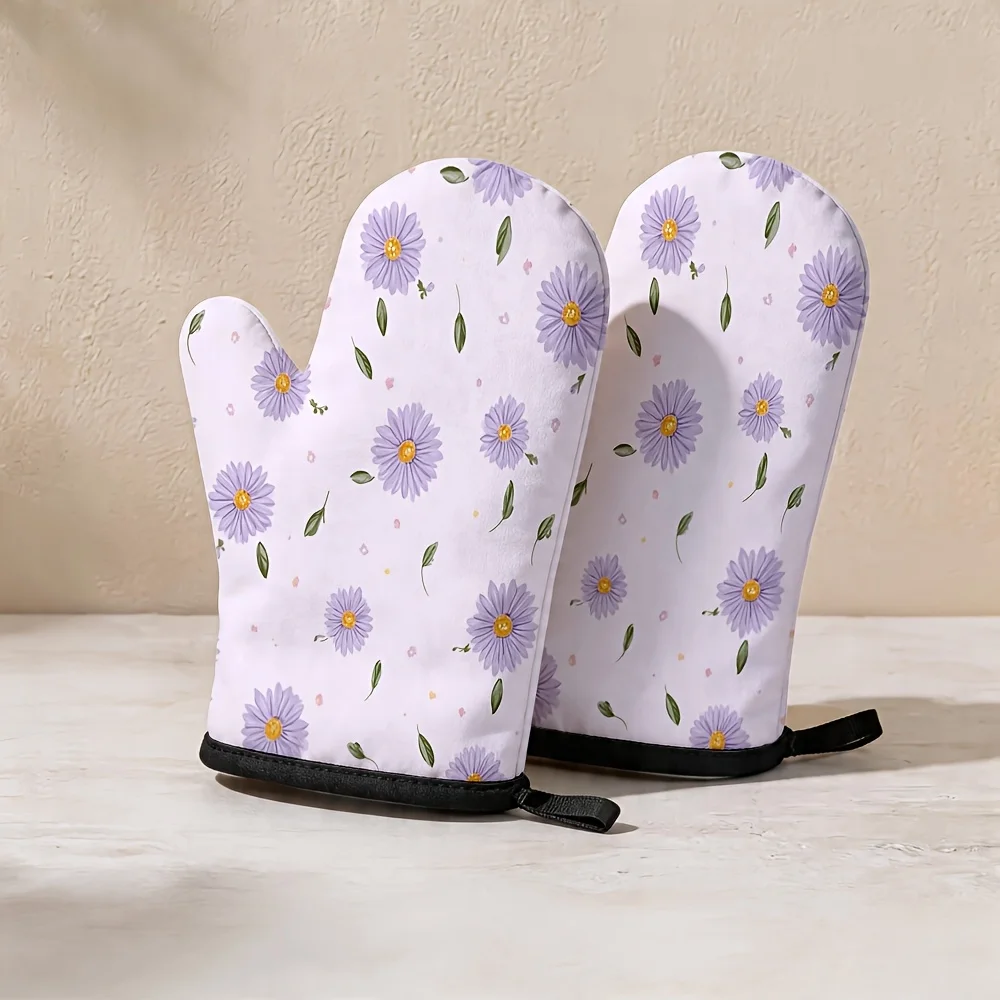 1 Set of 2pcs Oven Mitts, Featuring Light Purple Small Daisy Floral Pattern Design, Edges Trimmed with Black Piping