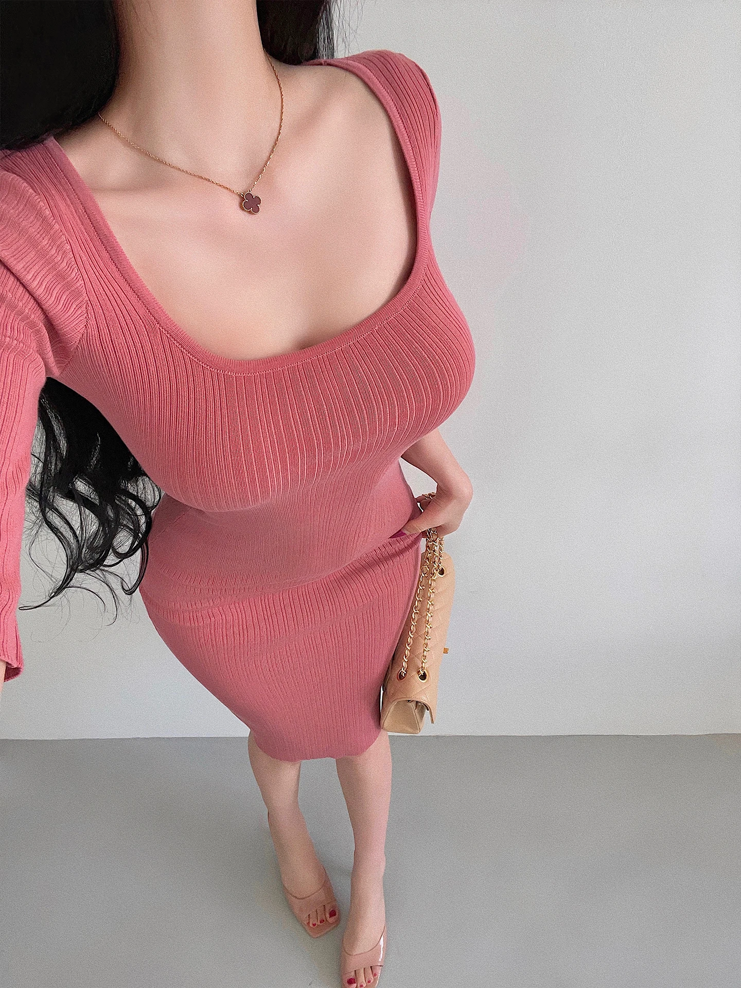 Sexy Mid-Length Knitted Dress U-Neck Slim-Fit Sleeveless Bodycon Dress for Young Girls Autumn Wear Casual Chinese Style