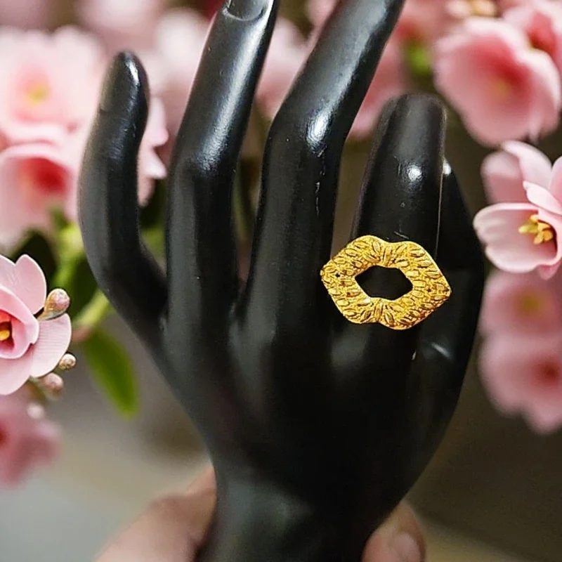 

Liquid Metal Pleated Heart-Shaped Ladies' Ring - A Genius-Designed Fashion-Forward Ring, European & American Style Statement Han