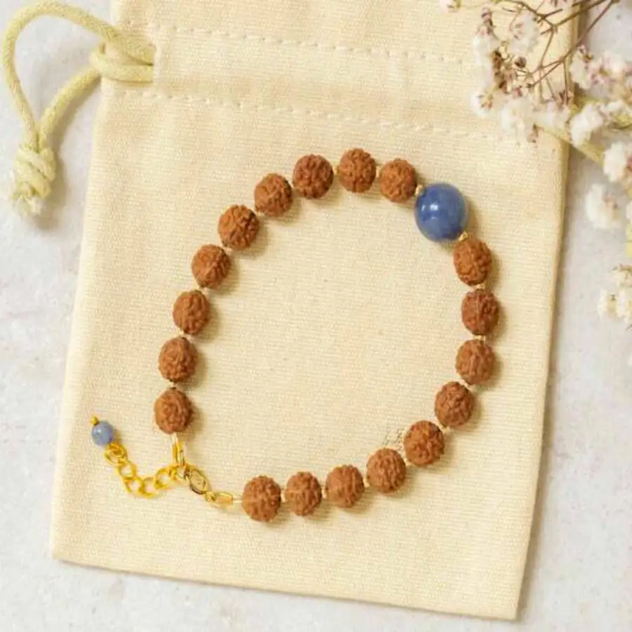 

Настоящий браслет-мала из рудракши с акцентом из синего авантюрина, регулируемый, этническое украшение, 8 мм