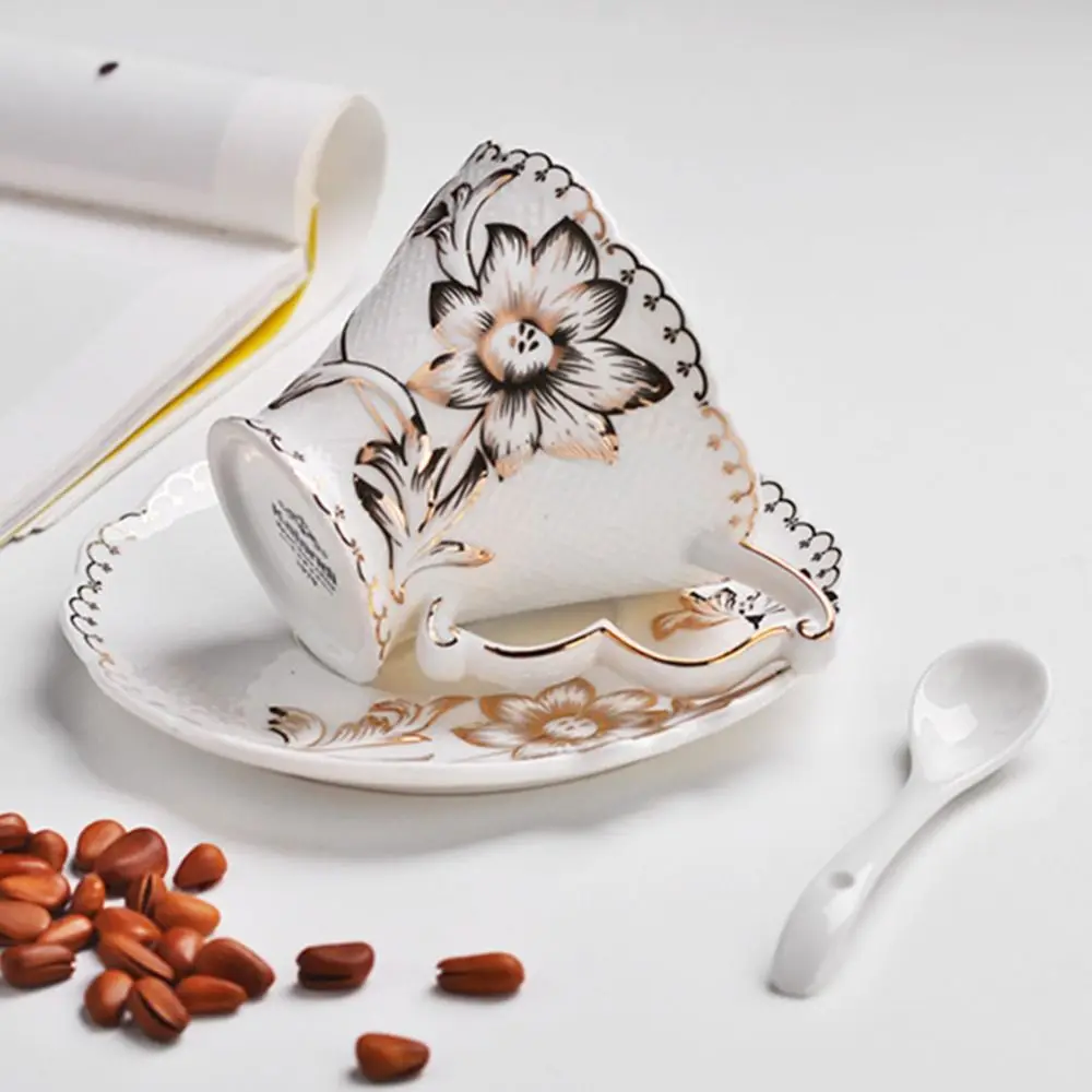 

Vintage Ceramic Coffee Cup Spoon Plate Set Luxury Creative Tea Cup Set Golden Edge Exquisite Latte Flower Tea Water Cup
