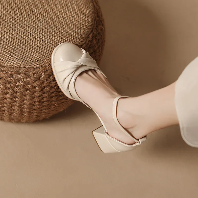 Mary Jane Round Toe Beige Heeled Sandals Retro Woman Shoes 2024 Summer Med Black Original Comfort New Block Closed Girls High