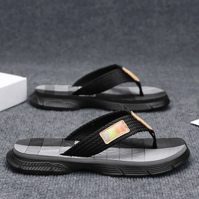 

Мужские шлепанцы, зеленая лямка, подошва с цветными блоками, повседневный стиль, уличные пляжные тапочки.