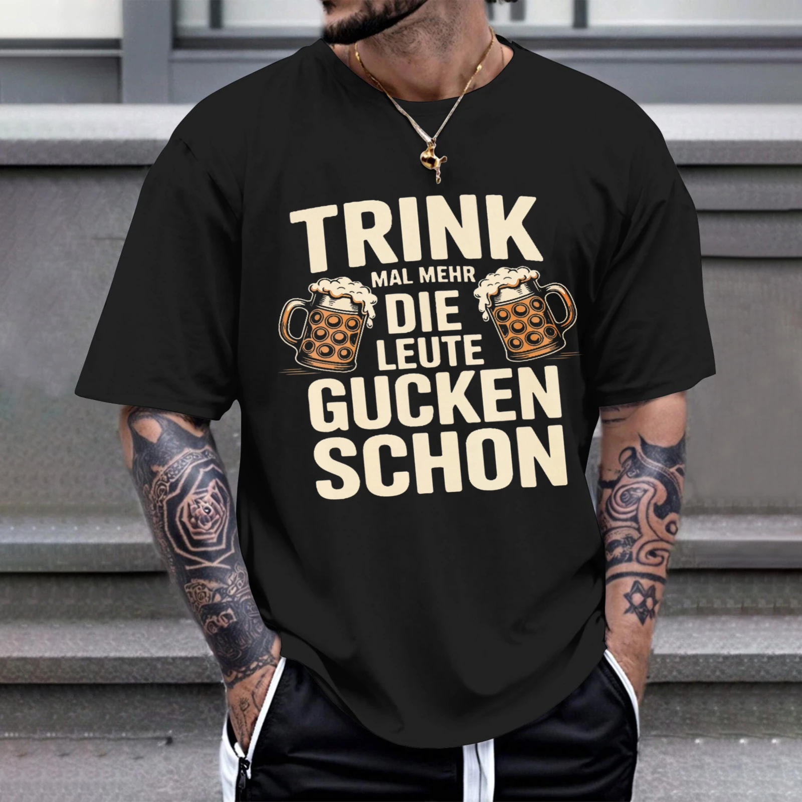 Herren-T-Shirt „Drink More People Are Already Watching“ – perfekt für Freizeitkleidung, Partys und Karnevalsoutfits