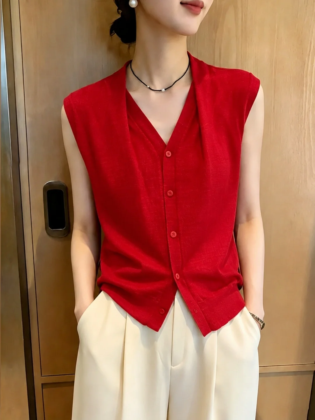 Fashionable Single-Button V-Neck Ice Silk Knitted Top Sleeveless Summer Women's Vest Stylish Design Korean Style Straight Cut