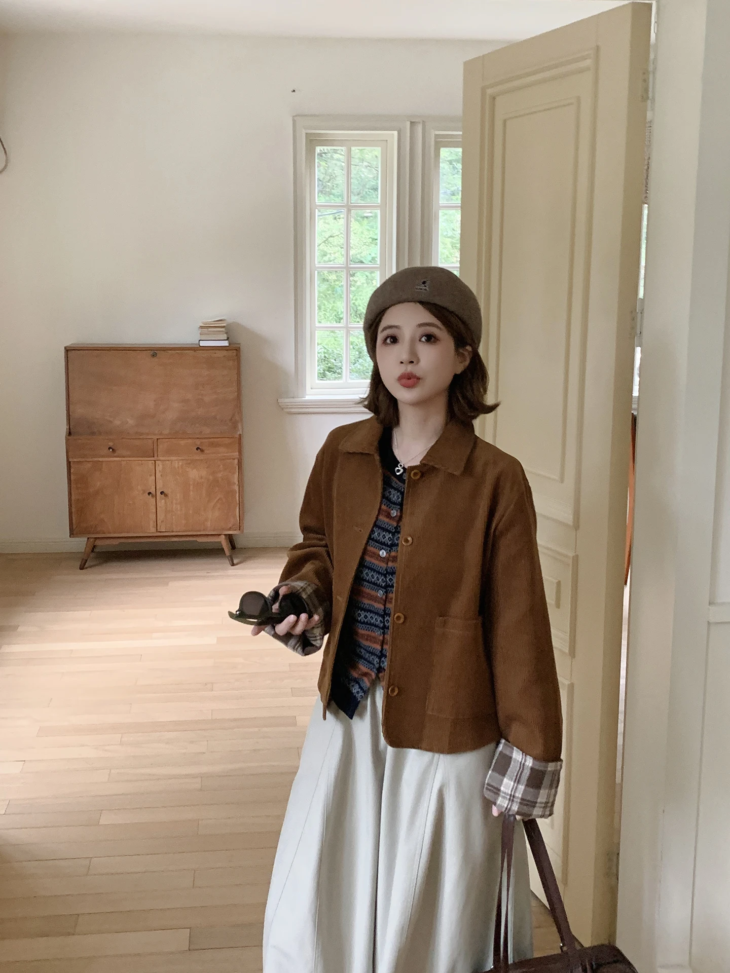 

ELINSU Ретро-куртка из вельвета для женщин, повседневная свободная модель с воротником, весна-осень, новинка, универсальная повседневная одежда