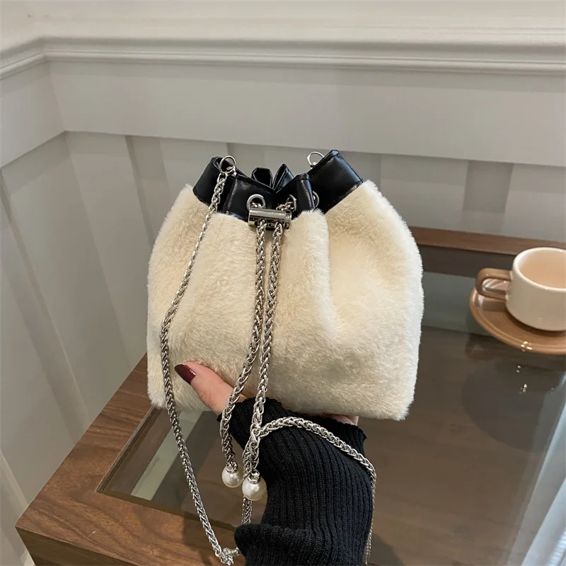 

2025 Niche Winter Bucket Bag for Women Fashionable Crossbody Shoulder Purse Unique Aesthetic Casual Bag Trendy Versatile Handbag