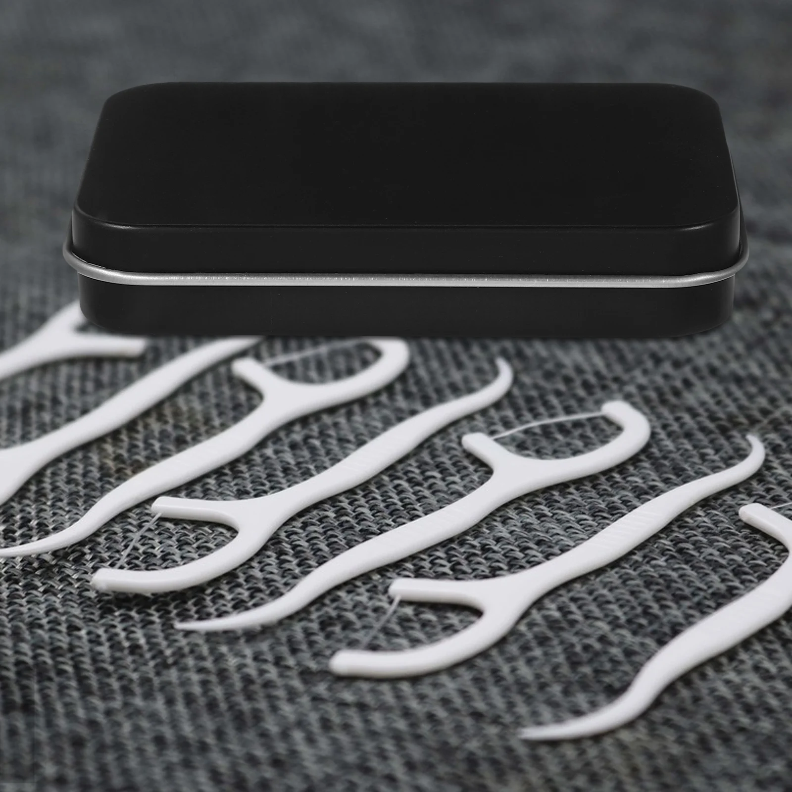 

2pcs Portable Floss Dispenser Compact Metal Floss Holder Reusable For Travel Teeth Cleaning Refillable Case Small Tin Box With