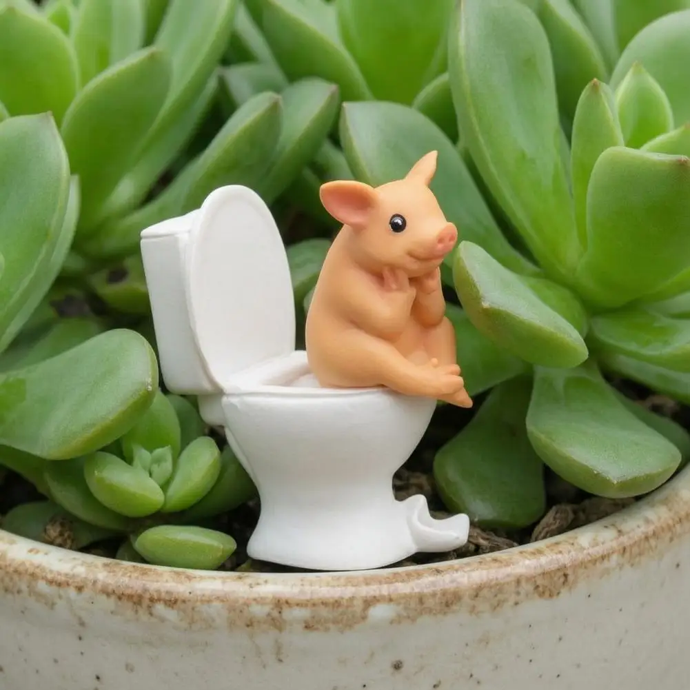 Miniature Piglet Figurines Waterproof Fish Tank Landscaping 3d Printed Toilet Pig Figurine Resin Miniature Piglet for Office