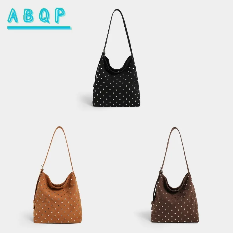New Women's Handbag Luxury Brand Rivet Fashion Personality Women's Shoulder Bag Large Capacity Casual Women's Bag High Quality