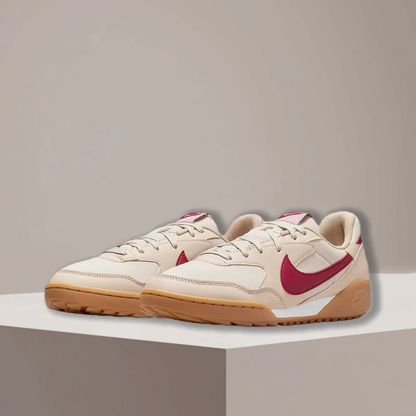 

Nike Retro Low-Top Sneakers, Rubber Outsole for Slip Resistance and Durability, Unisex Black & White HQ1940-101