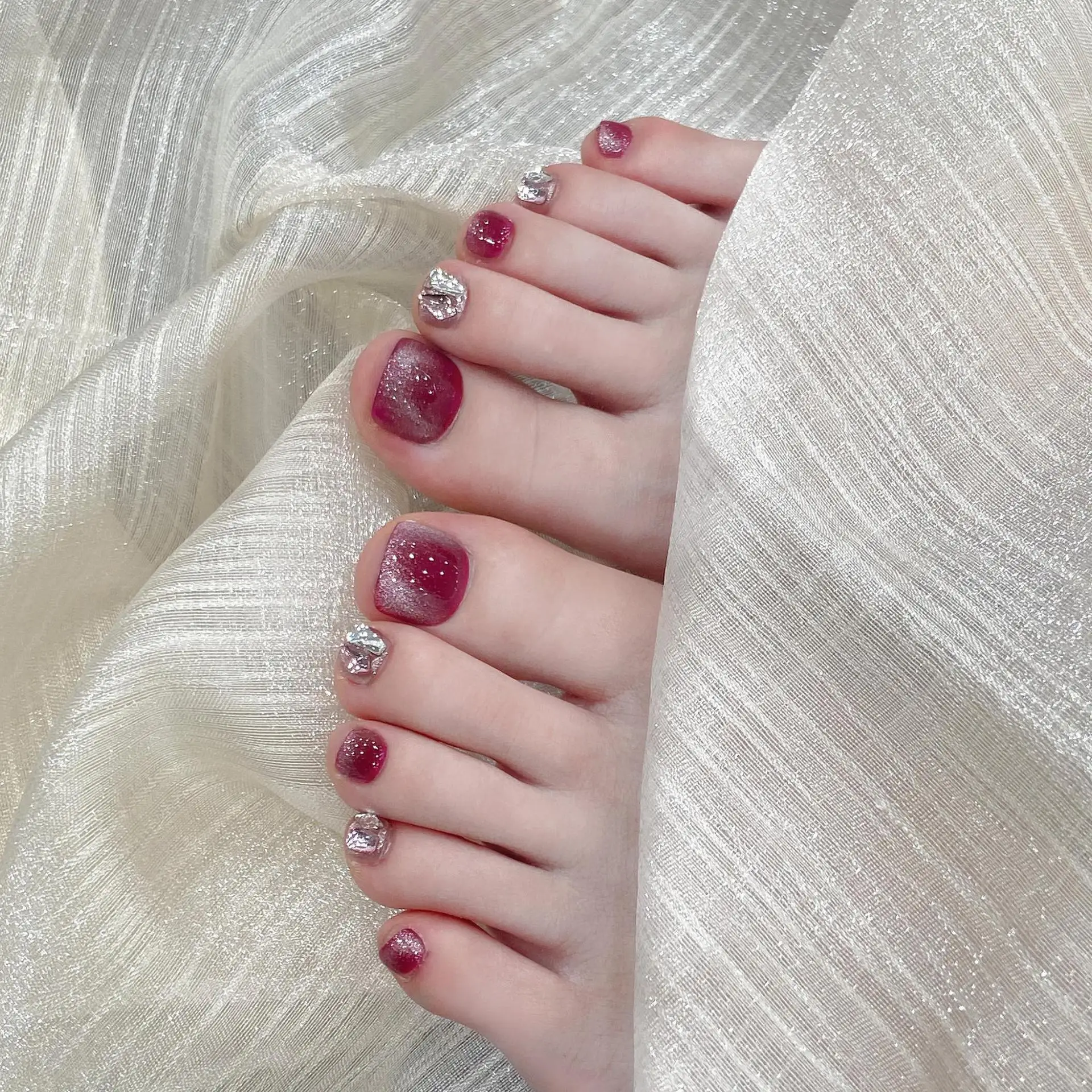 10 Stück glänzend lila handgemachte gefälschte Zehennägel elegante Presse auf Nägel Diamant Designs kurze tragbare Maniküre Frau falsche Zehennägel