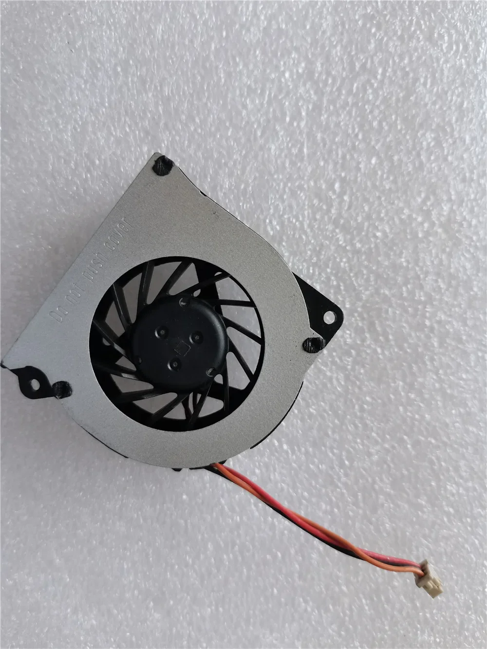 

Вентилятор охлаждения для Fujitsu LifeBook S6230 S7020 S6240 S6210 S7021 S7025 T4010 T4010D T4020D S2110 MCF-S4512AM05